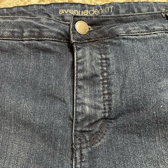 Avenue Denim Bermuda Shorts Dark Wash Size 20 - Picture 2 of 7